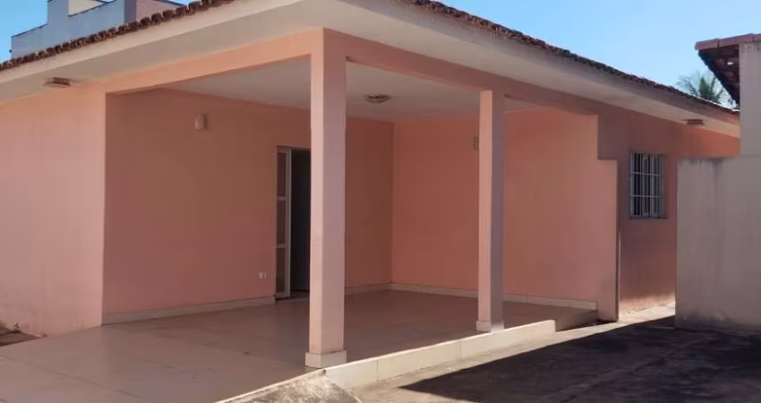 CASA 03 QUARTOS SENDO UMA SUÍTE  Casa de Rua com 3 Quarto(s) e 3 banheiro(s) à Venda, 259.67 por R$ 1.500.000 no setor Jardim América VN27045