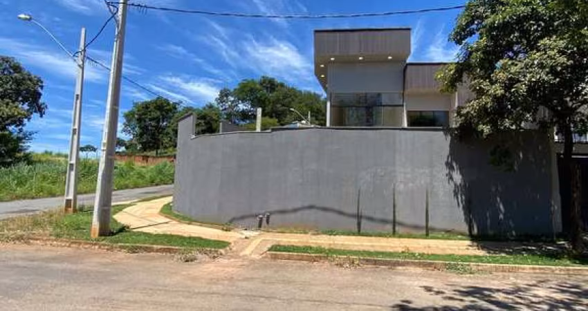 Casa térrea - setor sevene - passeio das águas shopping Casa de Rua com 3 Quarto(s) e 4 banheiro(s) à Venda, 103 por R$ 735.000 no setor Residencial Hugo de Moraes AD27254