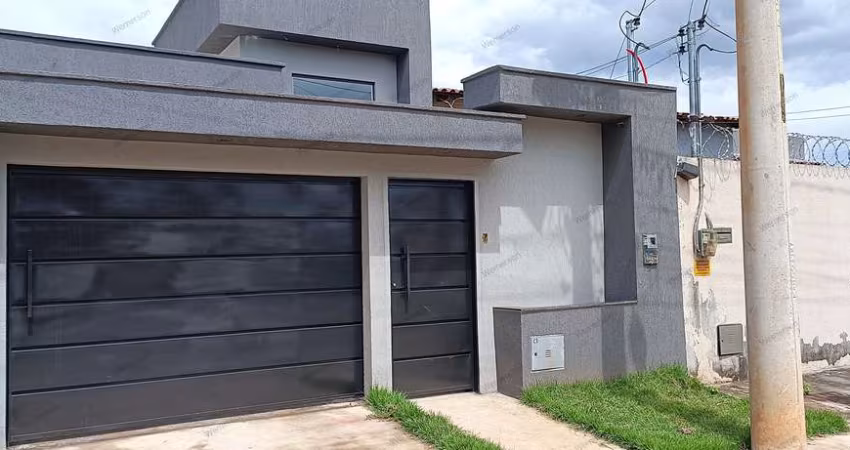 Vendo Casa de 3 Quartos no Setor Pontal Sul 2 Casa de Rua com 3 Quarto(s) e 2 banheiro(s) à Venda, 105 por R$ 420.000 no setor Setor Pontal Sul VN27807