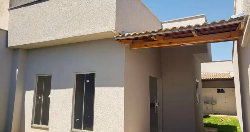 CASA DE 3/4 EM SENADOR CANEDO  Casa de Rua com 3 Quarto(s) e 1 banheiro(s) à Venda, 90 por R$ 360.000 no setor Residencial Morada do Bosque SL27744
