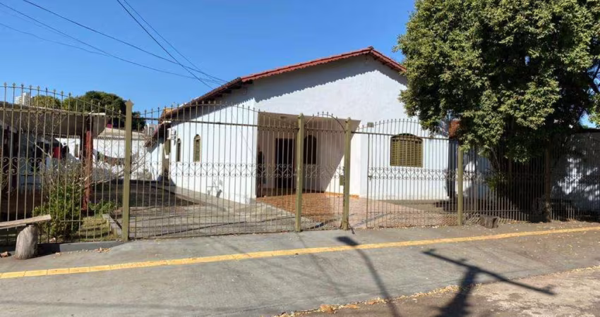 Casa no Jardim América Rua C 130 A, Lote com 18 metros de frente Casa de Rua com 3 Quarto(s) e 2 banheiro(s) à Venda, 210 por R$ 650.000 no setor Jardim América VN27875