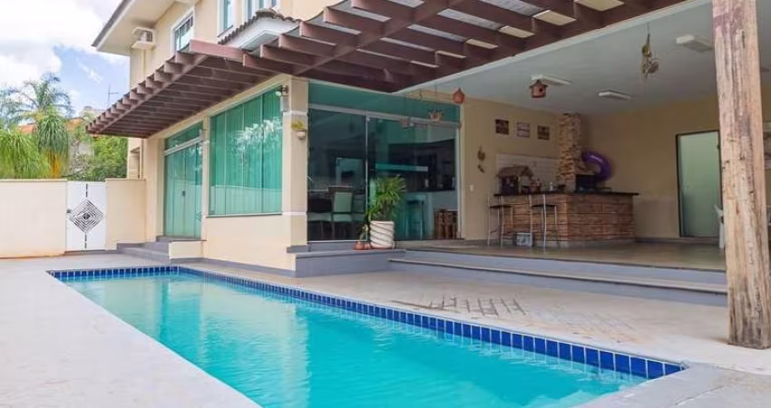 Portal do Sol 1 Casa em Condomínio com 4 Quarto(s) e 5 banheiro(s) à Venda, 375 por R$ 2.100.000 no setor Loteamento Portal do Sol I AX25626