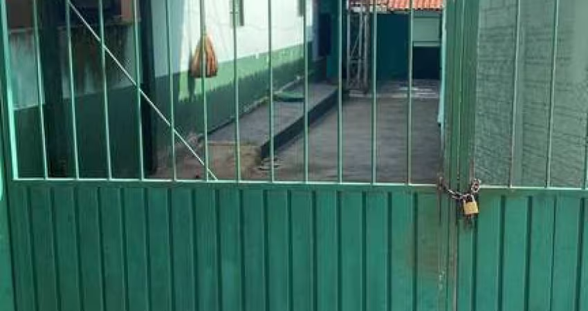 1 CASA COM 3 BARRACÃO BALNEARIO MEIA PONTE Casa de Rua com 2 Quarto(s) e 1 banheiro(s) à Venda, 330 por R$ 270.000 no setor Jardim Balneário Meia Ponte AD7961