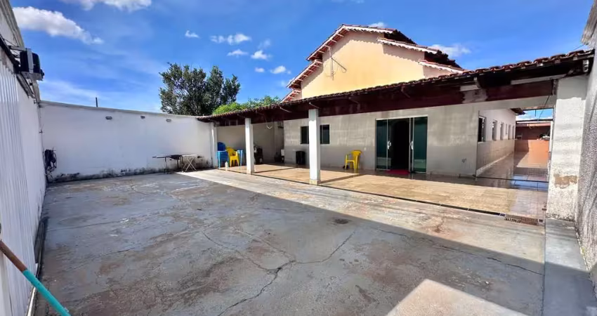 Casa com 4 quartos com 245 m² em Goianira  Casa de Rua com 4 Quarto(s) e 3 banheiro(s) à Venda, 245 por R$ 350.000 no setor Jardim D'Assis AD28315
