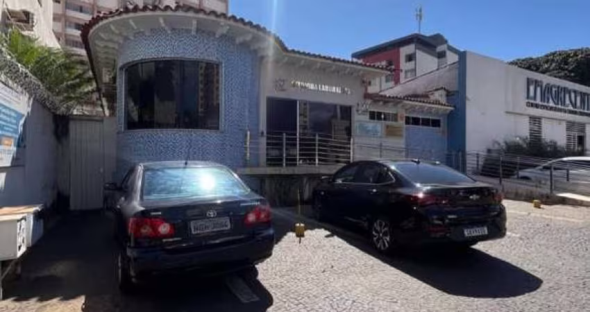 Imóvel de porteira fechada com CNPJ Casa de Rua com 5 Quarto(s) e 6 banheiro(s) à Venda, 359.5 por R$ 1.600.000 no setor Setor central VN28406
