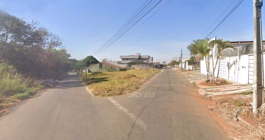 Lote de esquina com 743,60m² entre BR-153 e Avenida São Paulo Aparecida de Goiânia Área / Terreno à Venda, 743.6 por R$ 745.000 no setor Recanto das Emboaras AU28915