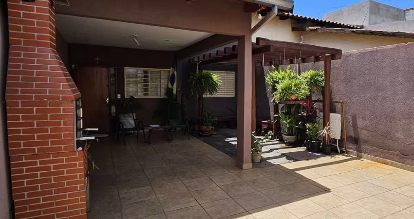 Casa Residencial Canadá Casa de Rua com 3 Quarto(s) e 2 banheiro(s) à Venda, 90 por R$ 450.000 no setor Residencial Canadá FL28986