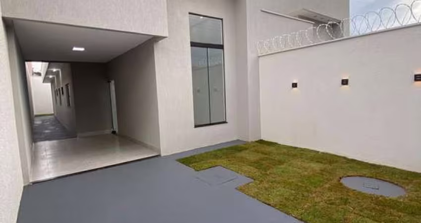 Casa de 3 quartos na região do Garavelo Casa de Rua com 3 Quarto(s) e 2 banheiro(s) à Venda, 99.98 por R$ 350.000 no setor Jardim Tropical FL28500