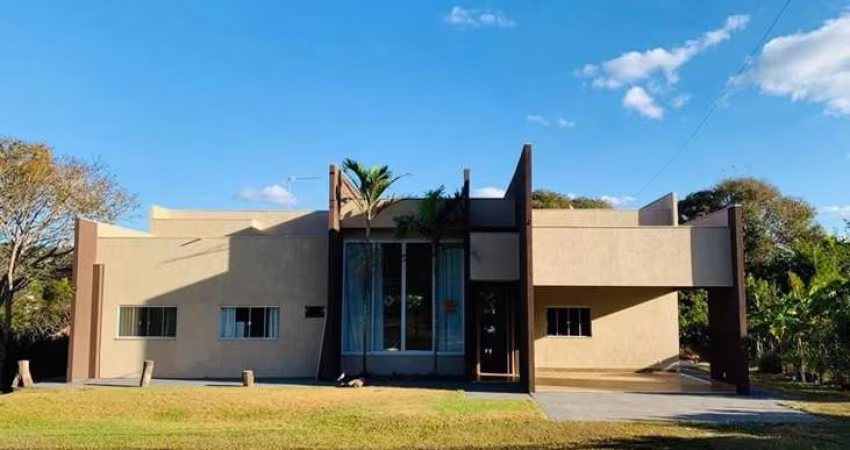 Casa em condomínio de chácaras/Hidrolandia Casa em Condomínio com 3 Quarto(s) e 4 banheiro(s) à Venda, 322 por R$ 1.580.000 no setor Condomínio águas da Serra SL28525