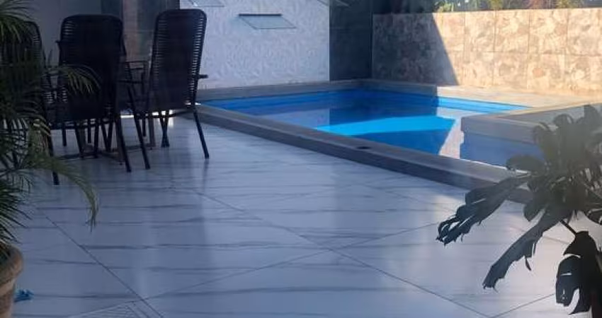 CASA  NO SENADOR CANEDO Casa de Rua com 3 Quarto(s) e 2 banheiro(s) à Venda, 300 por R$ 620.000 no setor Residencial Paraíso SL28626