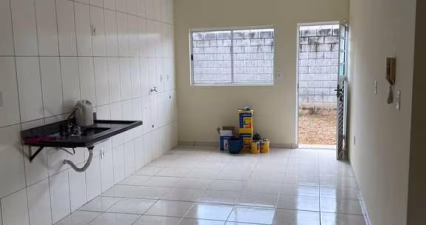Cada a Venda em condomínio  Apartamento com 2 Quarto(s) e 2 banheiro(s) à Venda, 60 por R$ 225.000 no setor Sítios Vale das Brisas IN28728