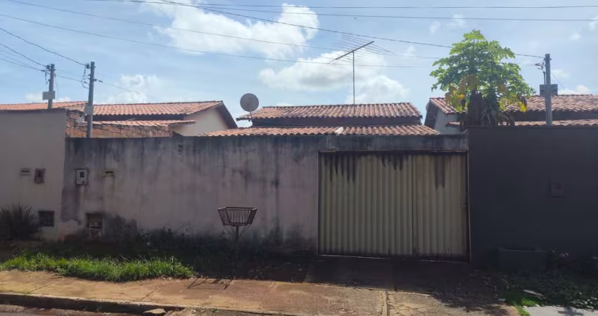 Casa Vila Bom Sucesso  Casa de Rua com 3 Quarto(s) e 2 banheiro(s) à Venda, 92 por R$ 350.000 no setor Vila Bonsucesso TA28730