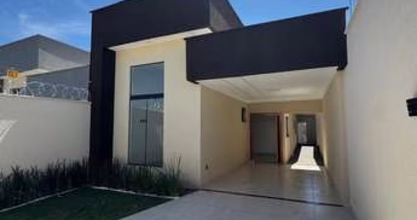 Casa Vila Oliveira Casa de Rua com 3 Quarto(s) e 3 banheiro(s) à Venda, 124 por R$ 550.000 no setor Pontal Sul IN28777