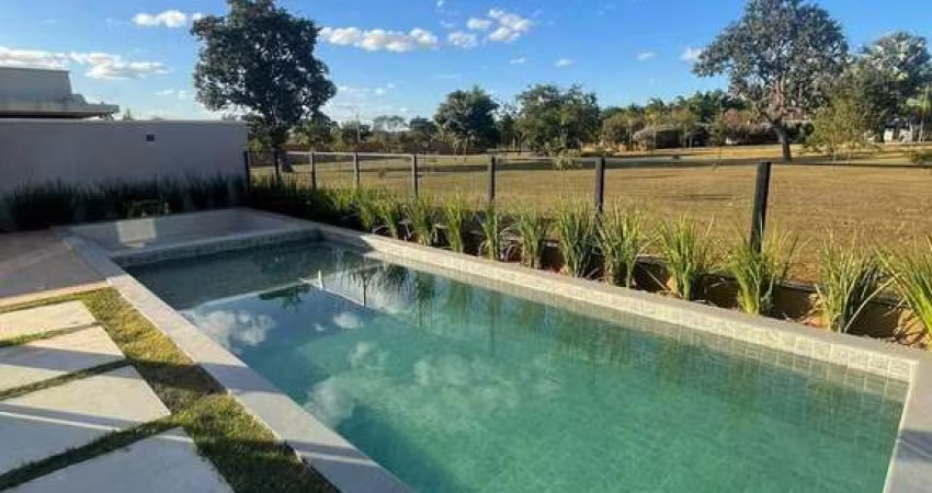 Casa Térrea com Sala de Cinema e Fire Pit – Condomínio Jardins Golf Casa em Condomínio com 4 Quarto(s) e 5 banheiro(s) à Venda, 324.49 por R$ 3.500.000 no setor Residencial Goiânia Golfe Clube IN28929