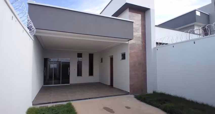 Casa de Rua em Goiânia Casa de Rua com 3 Quarto(s) e 3 banheiro(s) à Venda, 121.4 por R$ 530.000 no setor residencial canada TA29150