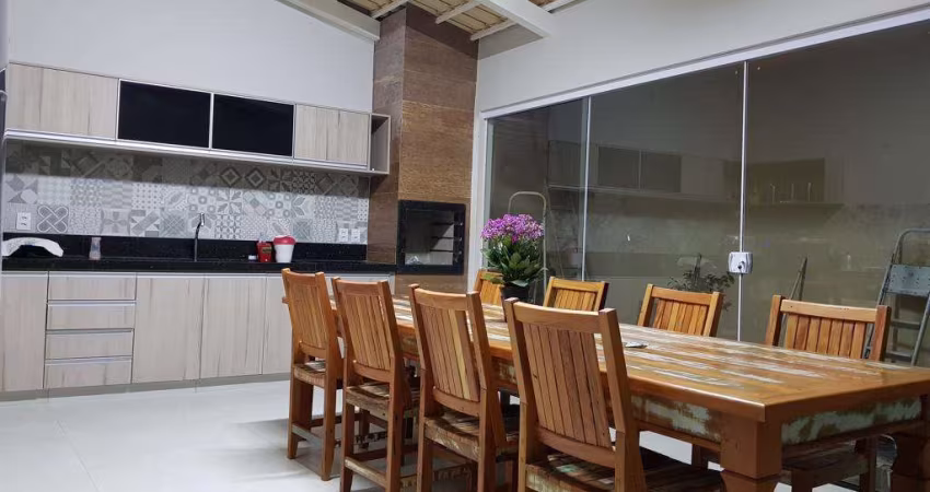 Vendo casa no Condomínio Caichoeira Bom Sucesso Casa em Condomínio com 3 Quarto(s) e 3 banheiro(s) à Venda, 165 por R$ 400.000 no setor Residencial Brisas do Cerrado VN29101