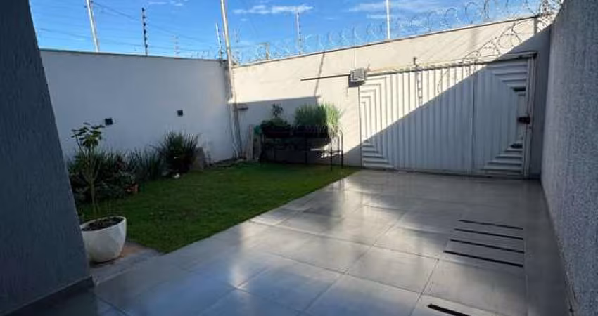 Casa - 3Q - Bairro Cardoso 2 Casa de Rua com 3 Quarto(s) e 3 banheiro(s) à Venda, 233 por R$ 595.000 no setor Cardoso Continuação AD29493