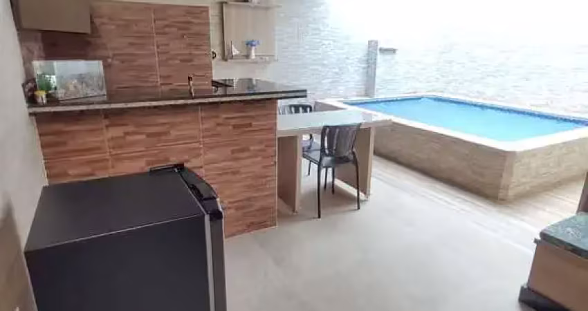 Casa 3 suítes, Energia Solar, área gourmet, piscina aquecida, 4 vagas no Jd. Atlântico  Casa de Rua com 3 Quarto(s) e 4 banheiro(s) à Venda, 175 por R$ 790.000 no setor Jardim Atlântico IN29459