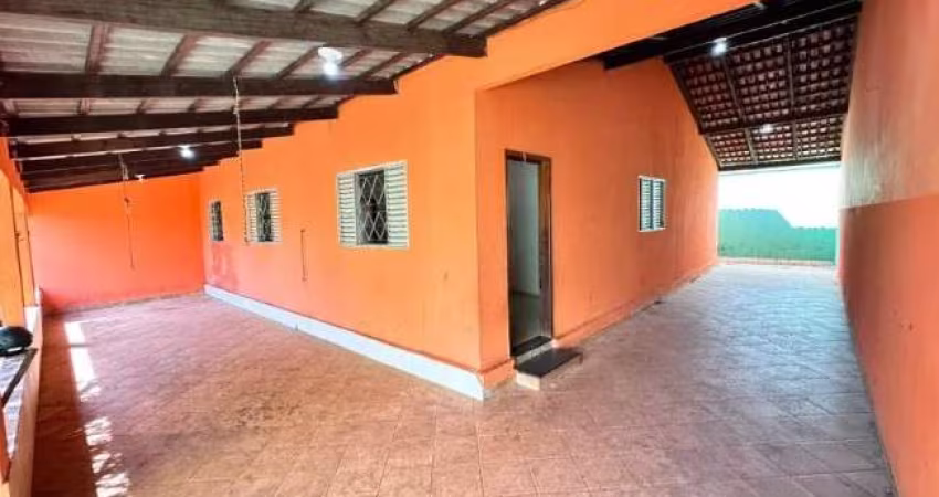 CASA 3 QUARTOS 180M2 - PARQUE TRINDADE (MCMV) Casa de Rua com 3 Quarto(s) e 2 banheiro(s) à Venda, 180 por R$ 430.000 no setor Parque Trindade AD29528
