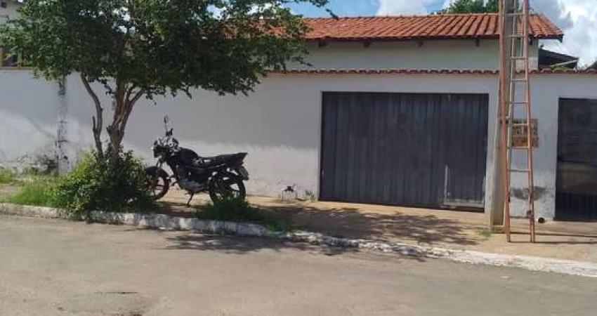 CASA + 3 QUITINETES   CALDAS NOVAS- GOIAS Casa de Rua com 2 Quarto(s) e 1 banheiro(s) à Venda, 230 por R$ 300.000 no setor Residencial Lago das Brisas AD29571