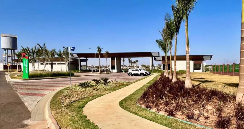 LOTE PLANO E QUITADO - JARDINS VERSALHES Lote à Venda, 211.2 por R$ 231.600 no setor Polo Empresarial de Goiás VN29689