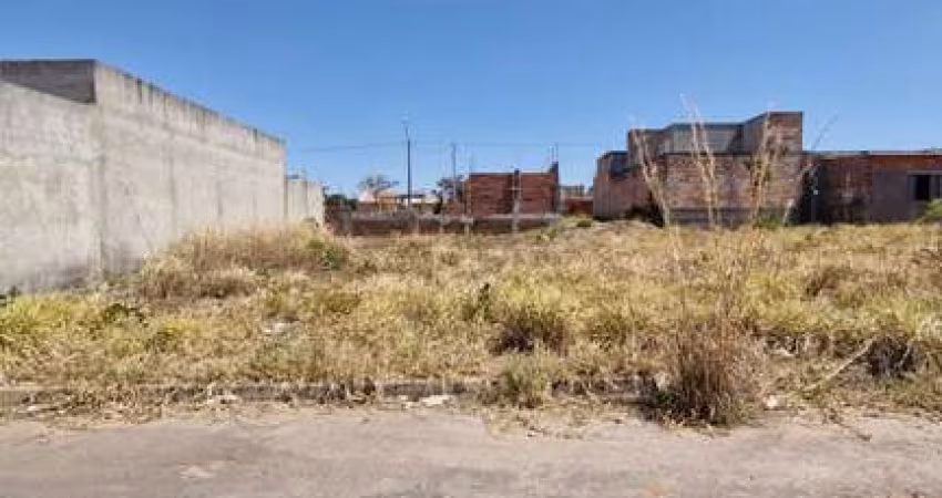 LOTE NASCENTE - NO CIDADE DAS PRAÇAS - 200m²- Lote 06 Área / Terreno à Venda, 200 por R$ 60.000 no setor Cidade das Praças AV29810