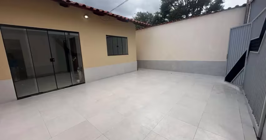 Para morar e lucrar - casa privativa + 3 kitnets casa de rua com 3 quarto(s) e 2 banheiro(s) à venda, 240 por r$ 800.000 no setor jardins madri sl29687