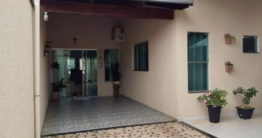 Casa casa de rua com 3 quarto(s) e 2 banheiro(s) à venda, 125 por r$ 370.000 no setor residencial canadá ad20094