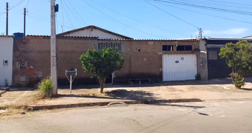 Casa à venda no jardim mont serrat, aparecida de goiânia go casa de rua com 4 quarto(s) e 2 banheiro(s) à venda, 176.64 por r$ 250.000 no setor jardim mont serrat st31469
