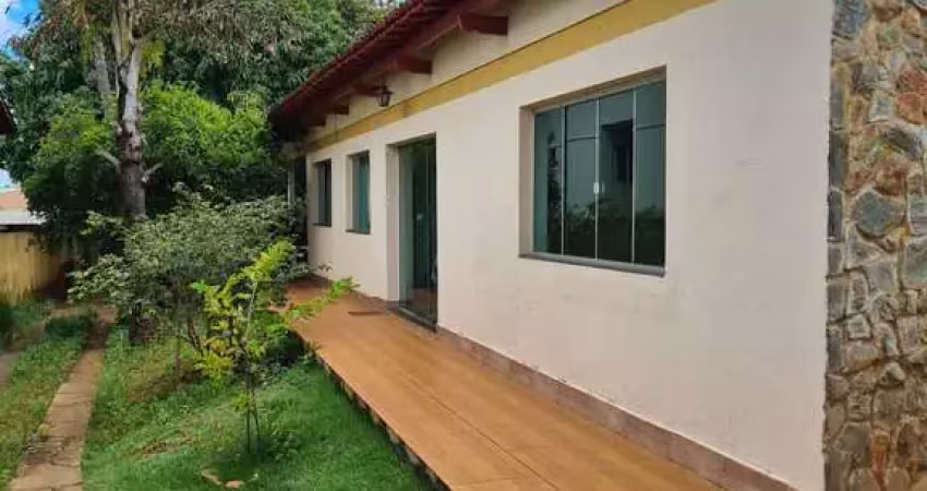 Parque industrial casa de rua com 3 quarto(s) e 3 banheiro(s) à venda, 450 por r$ 800.000 no setor parque industrial de goiânia ax20258