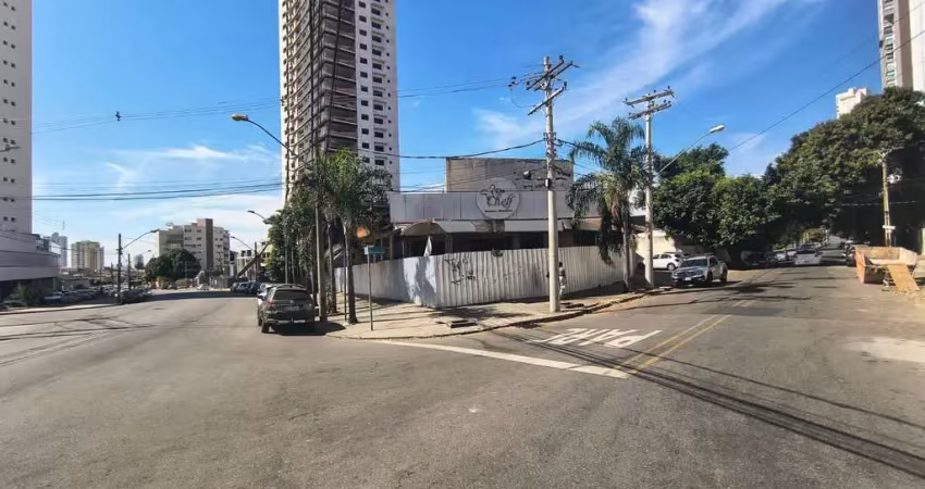 Imóvel comercial de  esquina  - sub - solo  30 vagas  , - térreo grande salão  - 1º  andar 02 apartamentos  vn31714