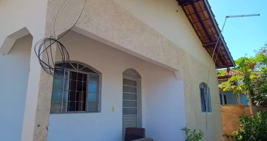 Vila martins  casa de rua com 3 quarto(s) e 2 banheiro(s) à venda, 0.01 por r$ 400.000 no setor vila martins vn32741