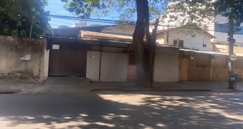 Casa no setor universitário casa de rua com 7 quarto(s) e 4 banheiro(s) à venda, 440 por r$ 1.500.000 no setor setor leste universitário ad33106