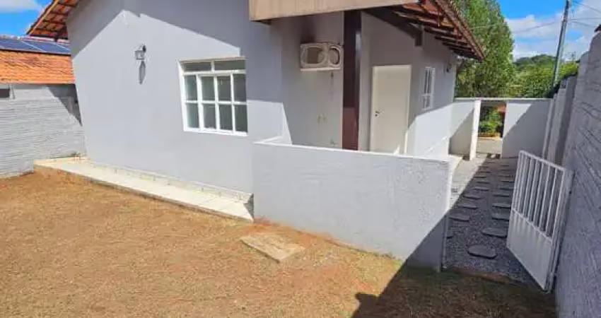 Casa de condomínio 270m² com 3 quartos atrás do ceasa goiânia. casa em condomínio com 3 quarto(s) e 2 banheiro(s) à venda, 125 por r$ 560.000 no setor sítio de recreio ipê au33171