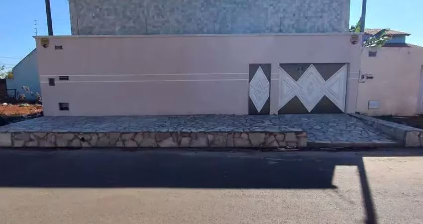 Casa com três quartos sendo um suíte com piscina  casa de rua com 3 quarto(s) e 3 banheiro(s) à venda, 240 por r$ 630.000 no setor residencial monte pascoal vn33281