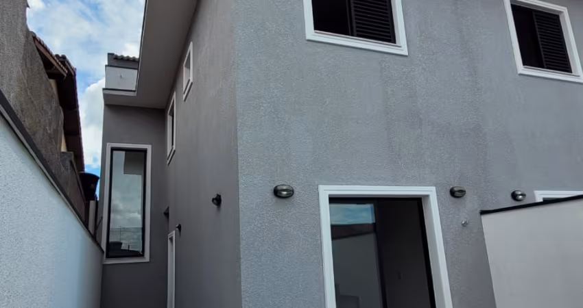 Lindo sobrado com 3 dormitórios