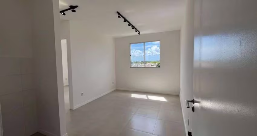 Apartamento com 2 dormitórios à venda, 40 m² por R$ 155.000,00 - Abrantes - Lauro de Freitas/BA
