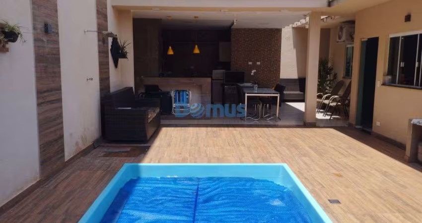 Casa Quadra Norte com Piscina