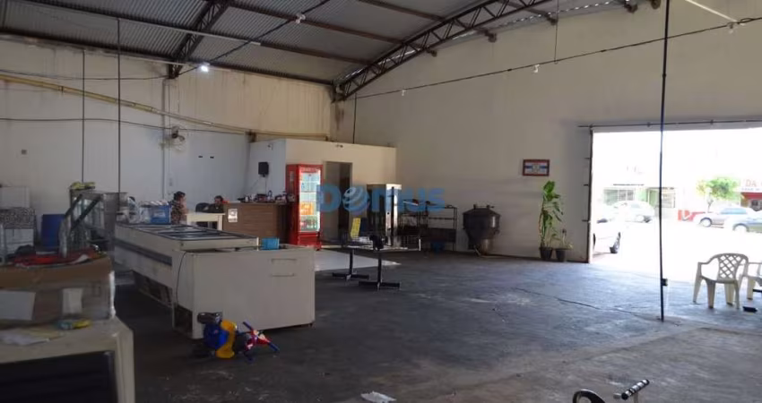 Vende-se Sensacional: Barracão Completo e Versátil!