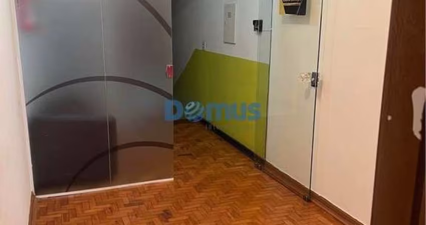 Sala comercial piso frio 1º andar