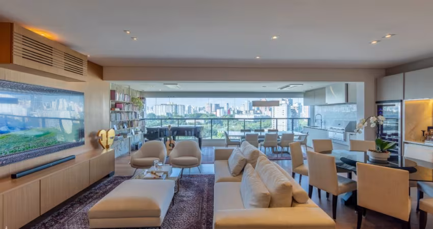 Apartamento com Vista para O Ibirapuera com 163 m² , 3 Suítes e 3 Vagas, Reformado e Mobiliado