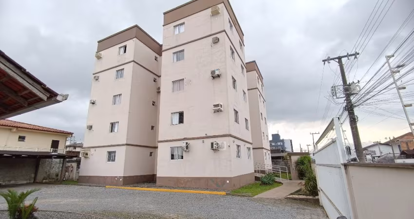 Apartamento à venda no Jardim Iririú em Joinville com 3 quartos por R$215,000,00