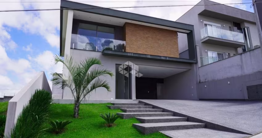 Refúgio de Elegância e Conforto: Casa Exuberante em Meio à Natureza em Arujá