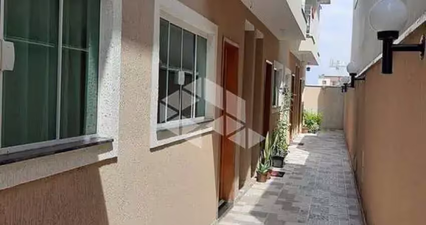 Casa em condomínio fechado para venda com 2 suítes na vila ré