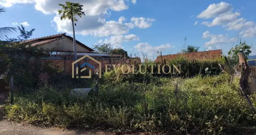 Terreno à venda no Residencial Santa Fé, Trindade 