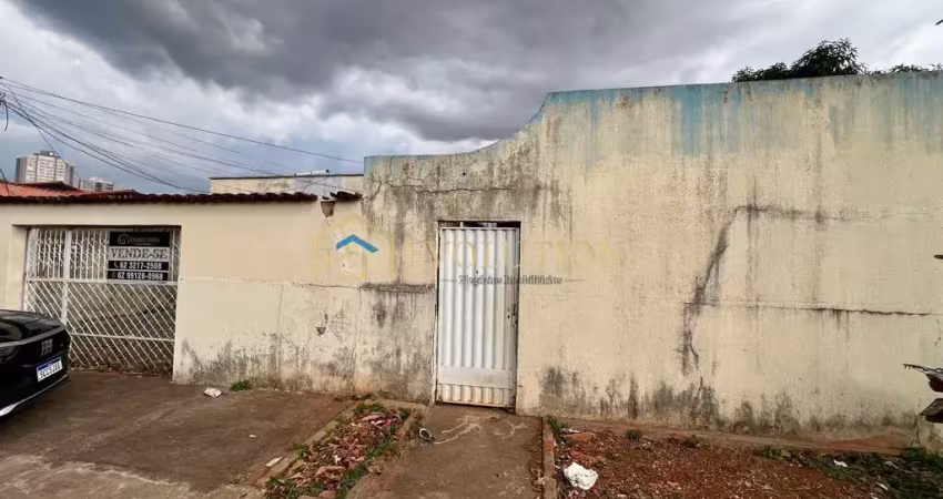 Lote de 390m², casa antiga, excelente para investimento