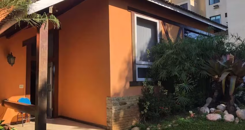 Casa alto padrão com 6 quartos sendo 2 suítes na cancela preta