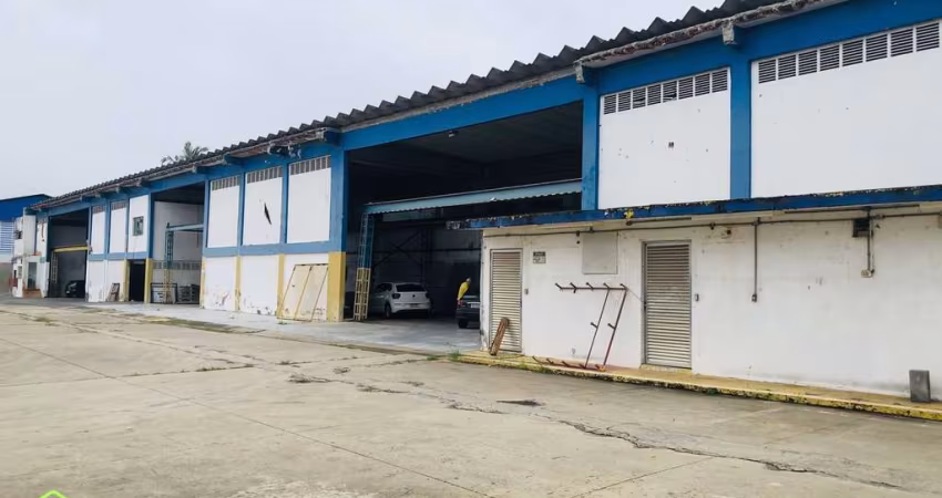Pavilhão/Galpão Industrial com 3.600m²de área total e 1.850m² de área construída em Granja dos Cavaleiros, Macaé/RJ