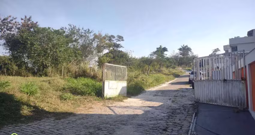 Terreno em condomínio com 200 m² na granja dos cavaleiros