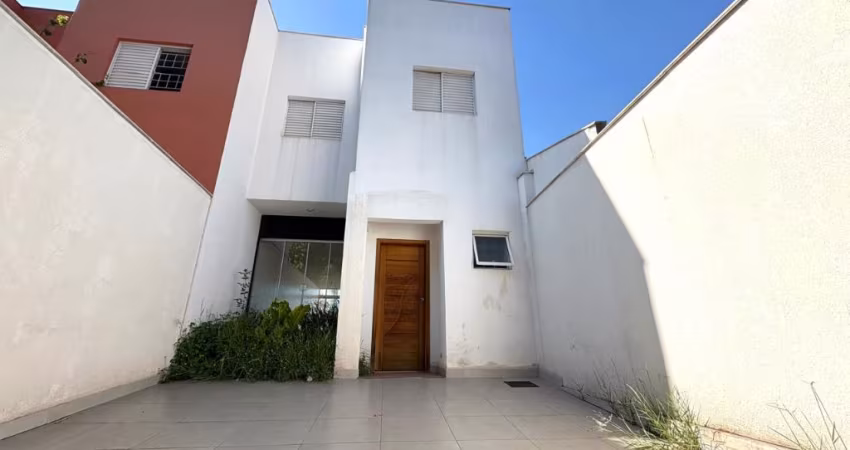 Sobrado / 3 quartos / Versalhes